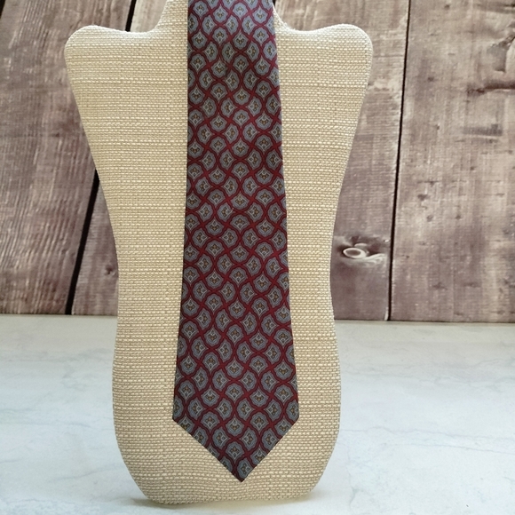 The Cotswold Collection J. S. Blank 100% Silk Necktie Tie Made in USA Burgundy - Picture 5 of 10